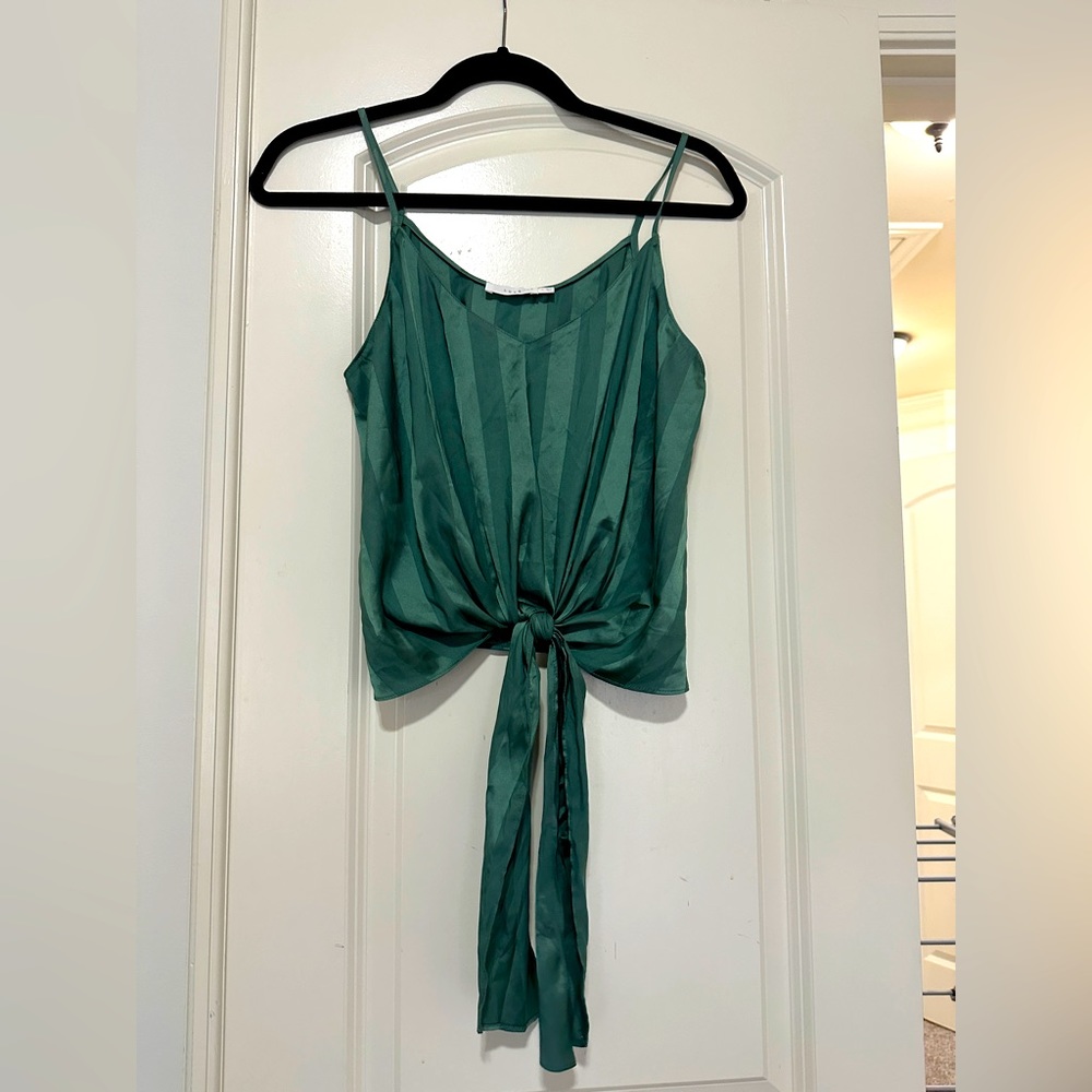 Lush green tie front top - never worn